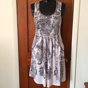 Buda Moda Sleeveless Dress w/ Side Pockets.